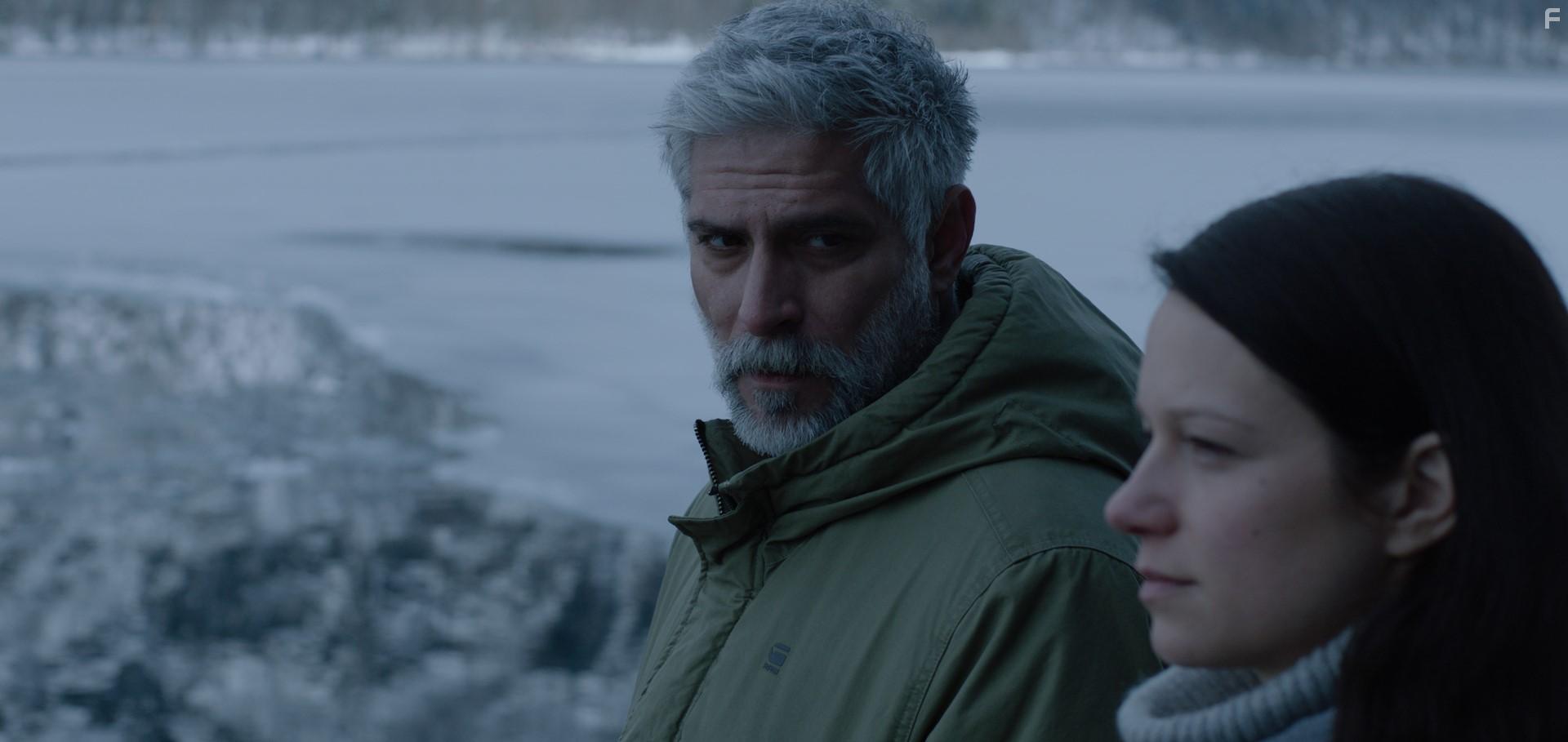Sebastian Cavazza and Nika Rozman in Jezero (2019)