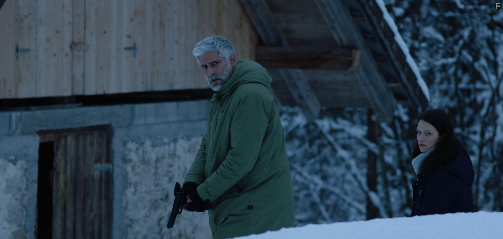 Sebastian Cavazza and Nika Rozman in Jezero (2019)