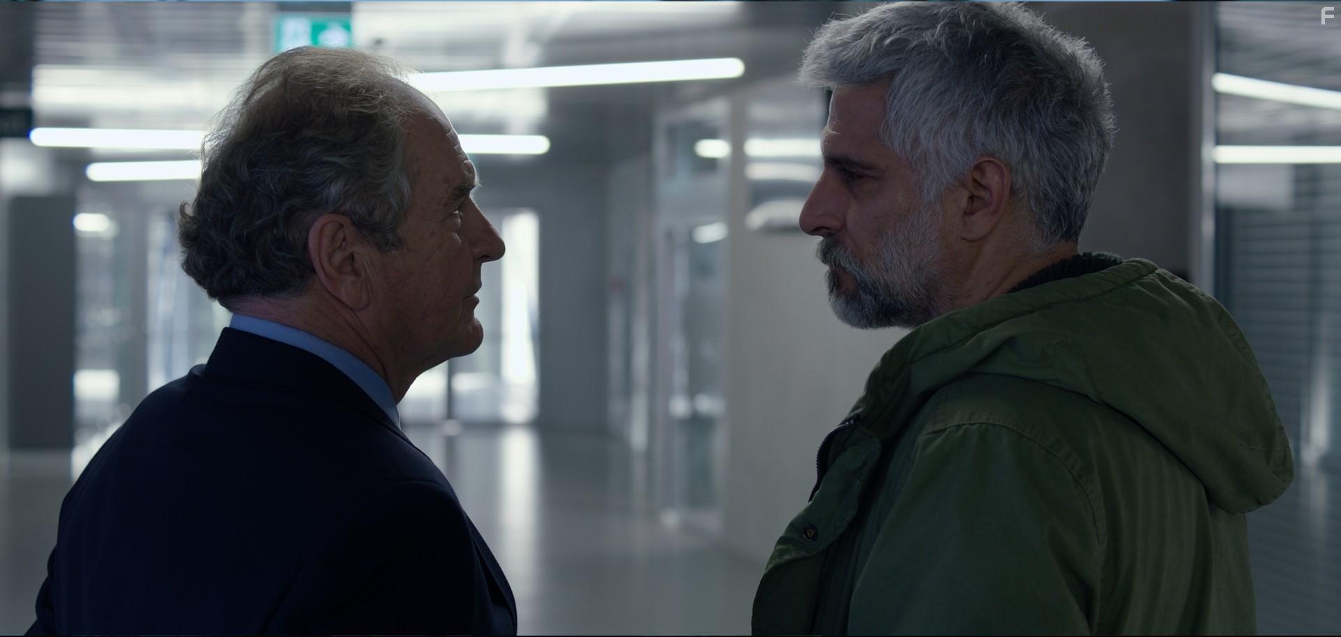 Ivo Ban and Sebastian Cavazza in Jezero (2019)