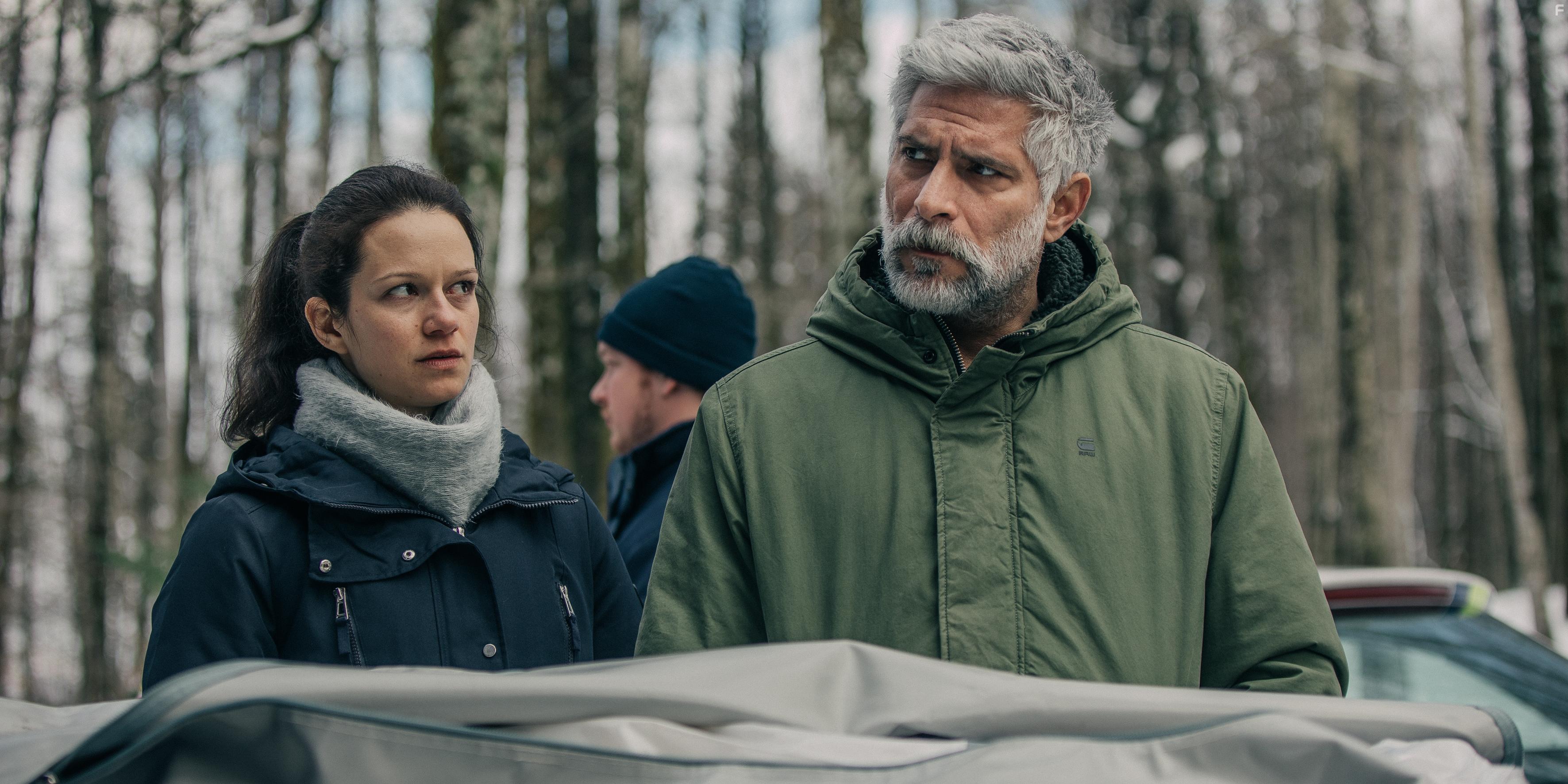 Sebastian Cavazza and Nika Rozman in Jezero (2019)