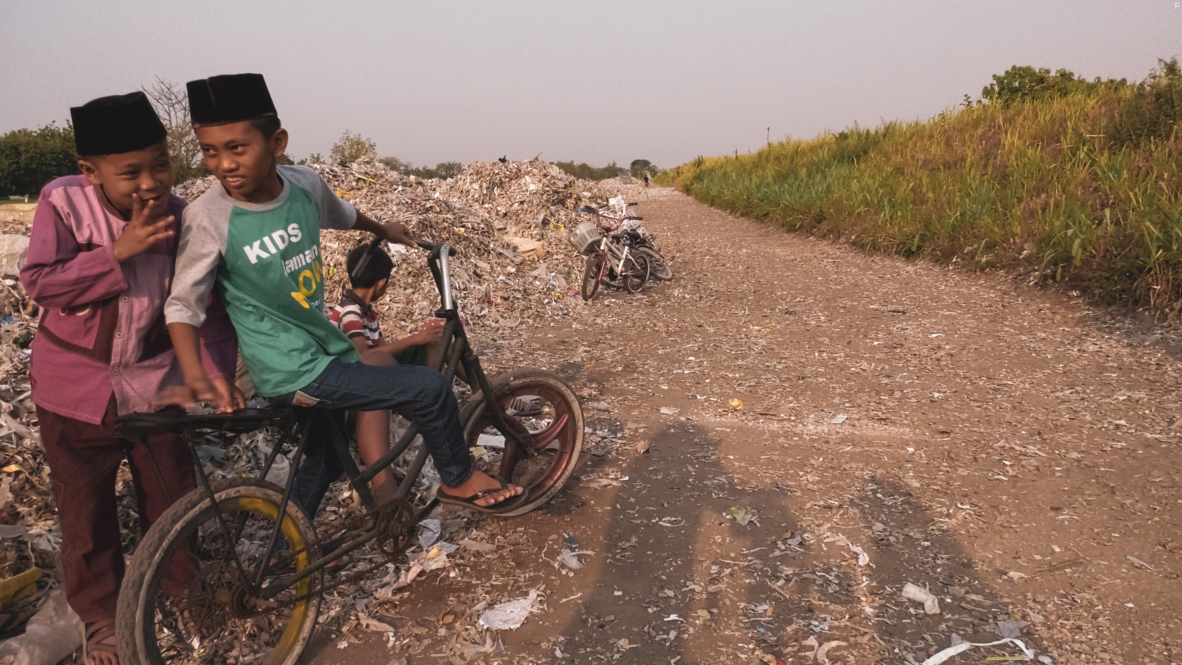 The Story of Plastic (2019)