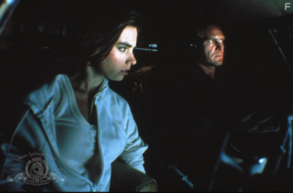 David James Campbell and Victoria Christian in Пугала (1988)