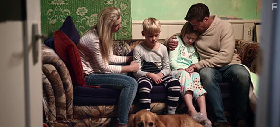 Dan Paris, Saskia Hampele, Amelia Kelly, and Orlando Borg in The Heights (2019)