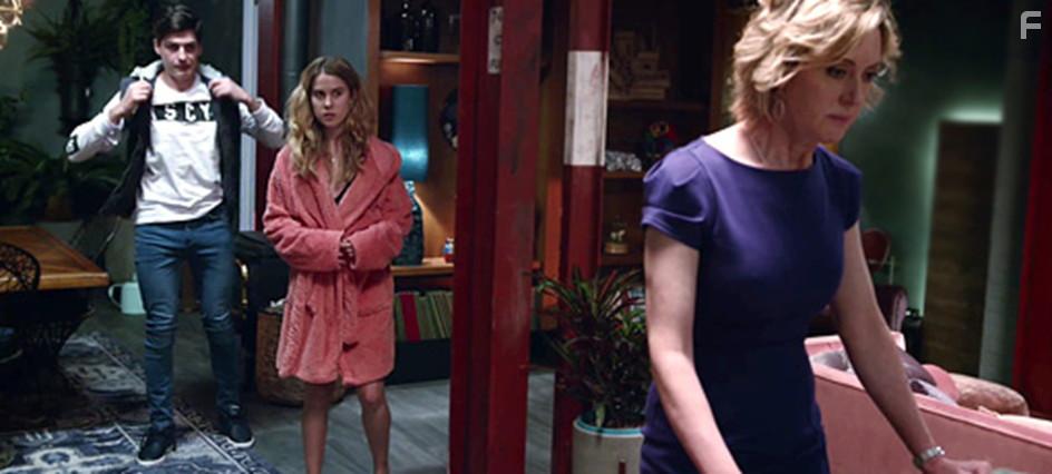 Roz Hammond, Bridie McKim, and Nicholas Di Nardo in The Heights (2019)