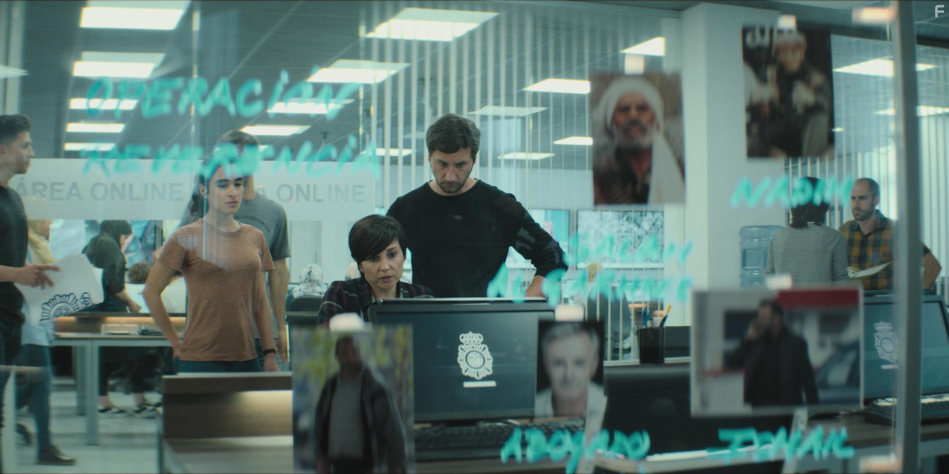 Marian lvarez and Ral Fernndez de Pablo in La Unidad (2020)