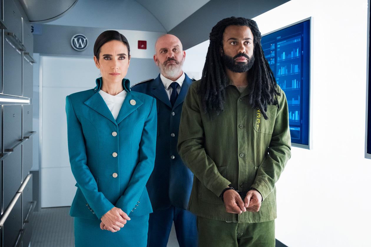 Jennifer Connelly and Daveed Diggs in Snowpiercer (2020)