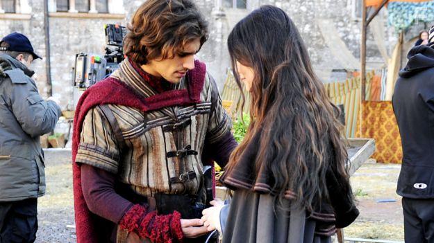 Alessandra Mastronardi and Martio Rivas in Romeo and Juliet (2014)