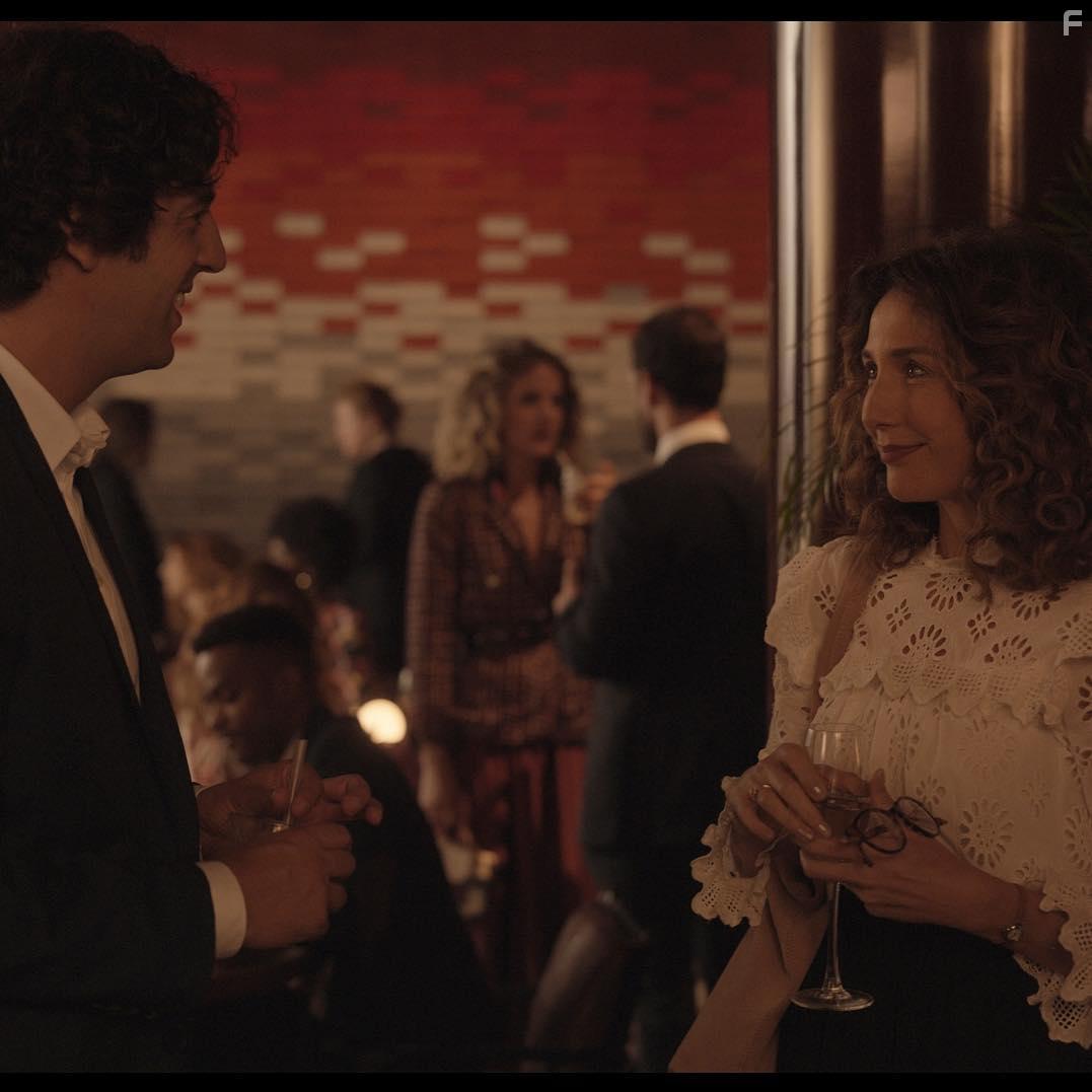 Elsa Zylberstein and Max Boublil in Selfie (2019)