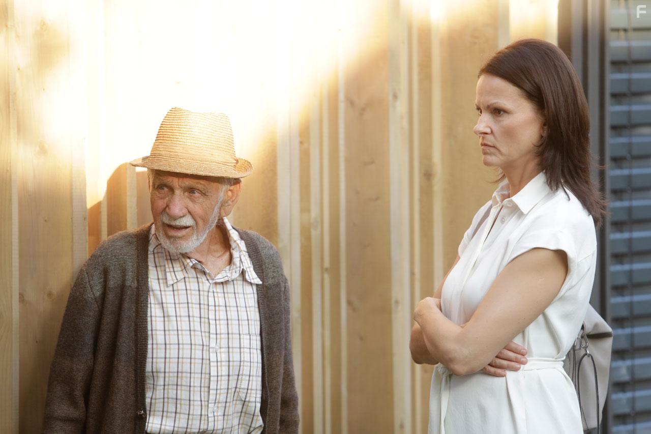 Vlastimil Canek and Klra Melskov in Vodnk: Episode #1.3 (2019)