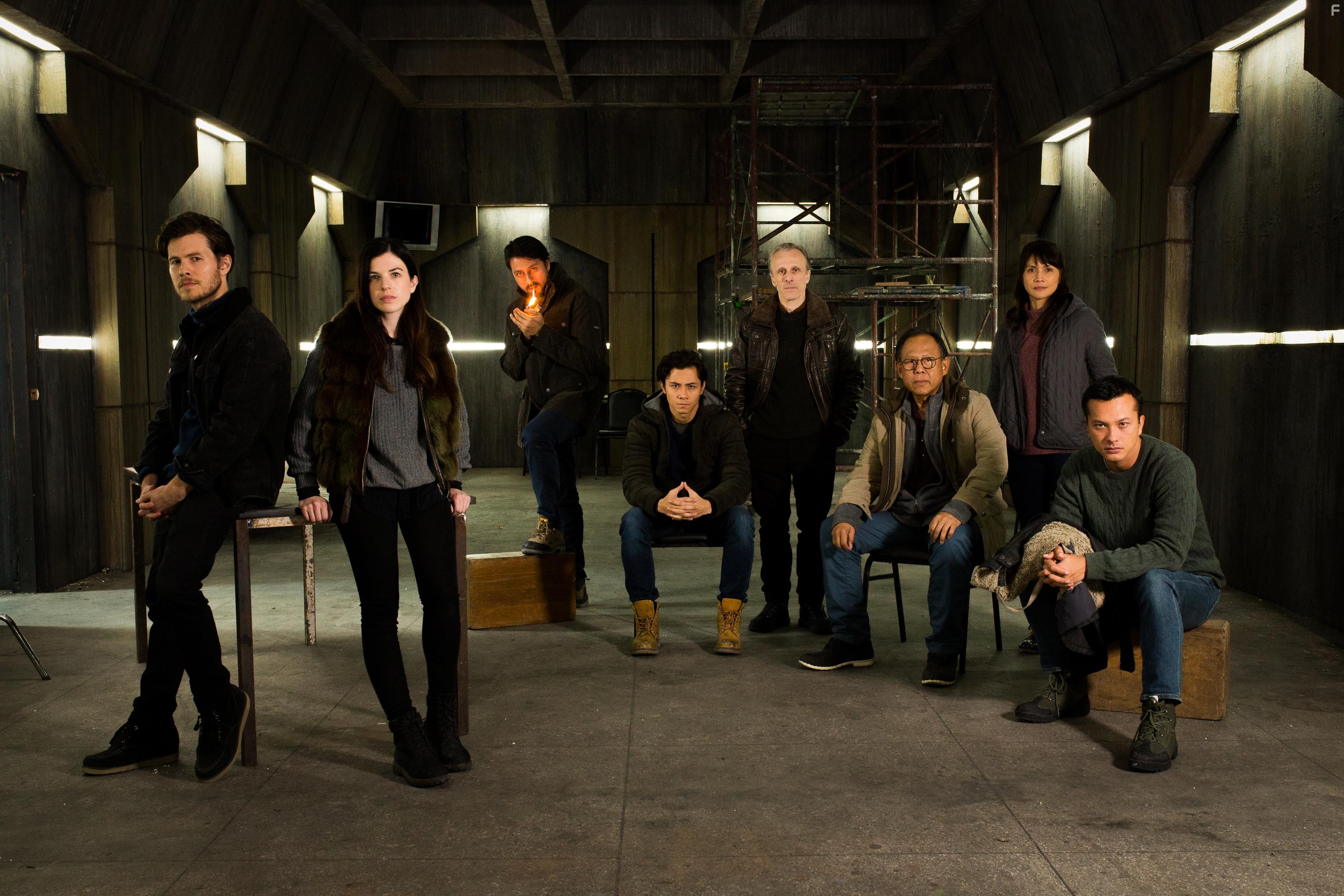 Jan Bijvoet, Agot Isidro, Nicholas Saputra, Talia Zucker, Bront Palarae, JC Santos, Vithaya Pansringarm, and Will Jaymes in Motel Acacia (2019)