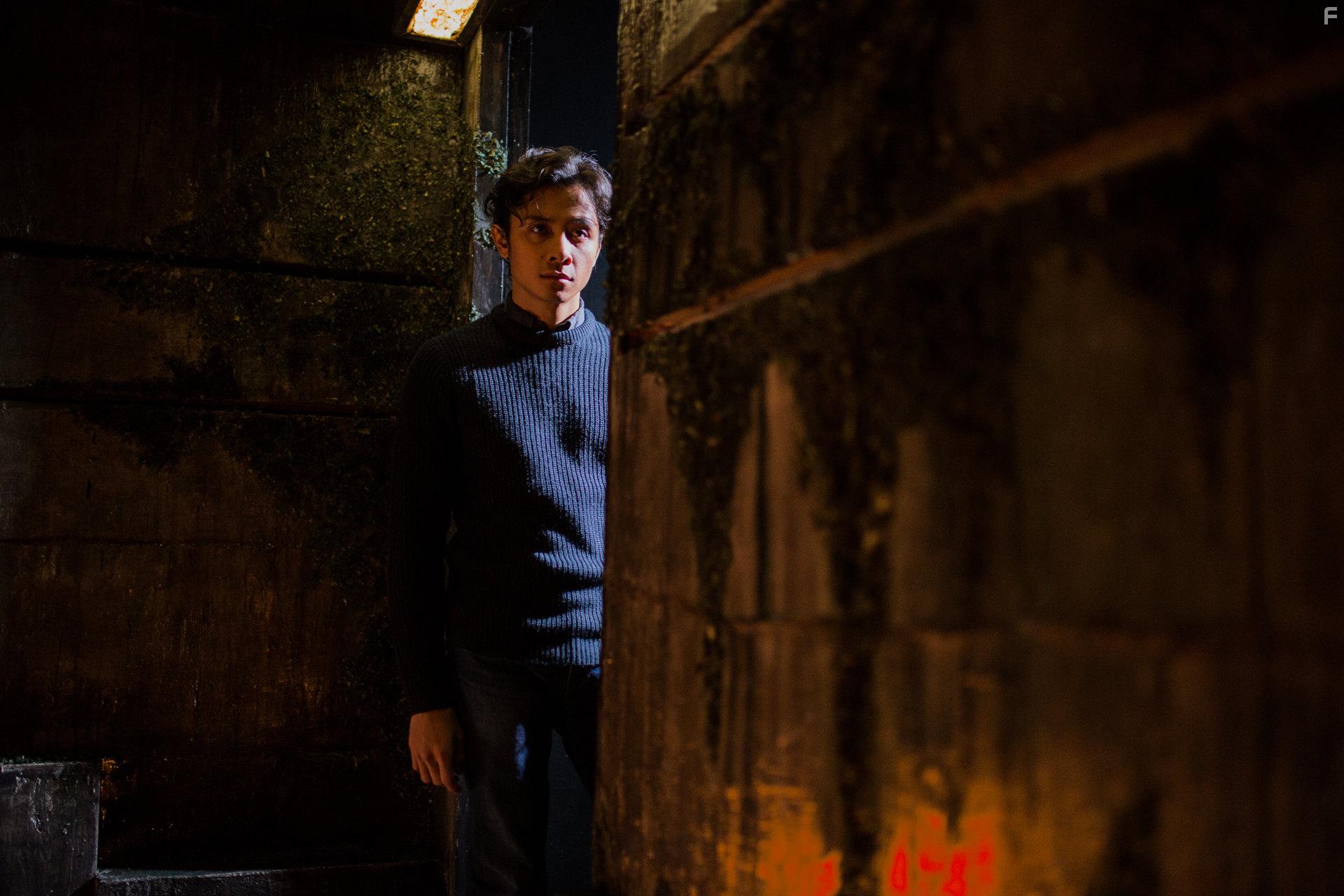 JC Santos in Motel Acacia (2019)