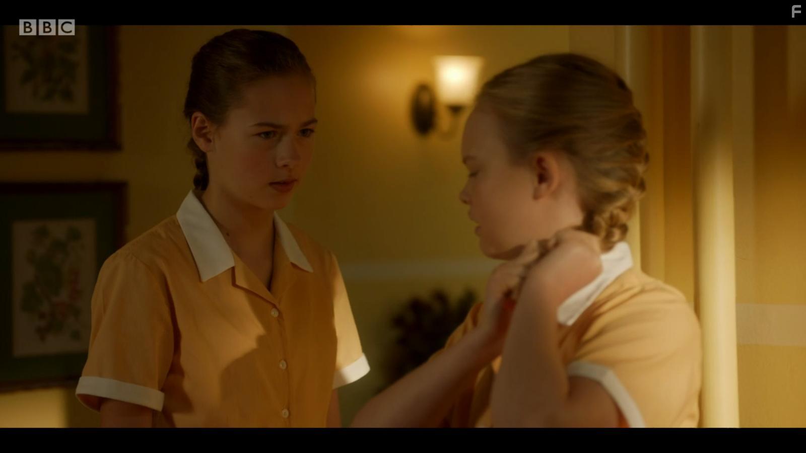 Saskia Kemkers and Danya Griver in Malory Towers (2020)