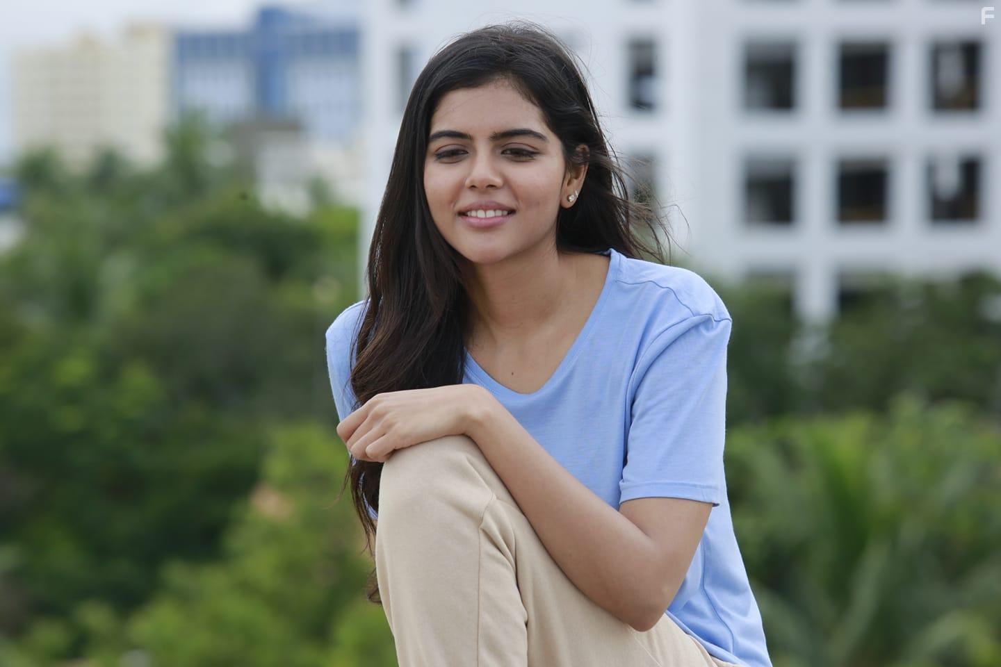 Kalyani Priyadarshan in Varane Avashyamund (2020)