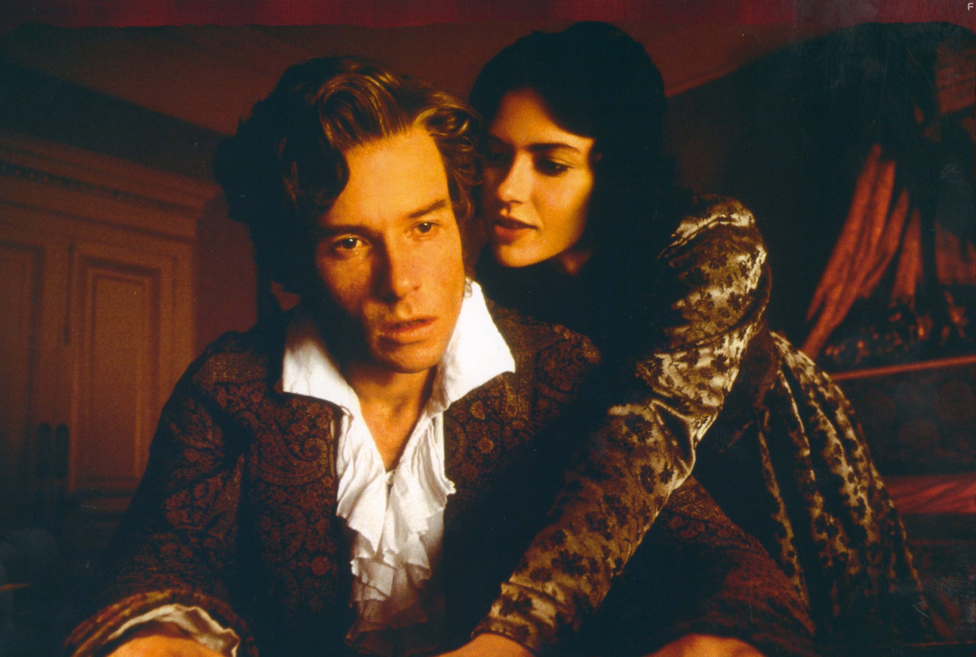 Guy Pearce and Dagmara Dominczyk in Граф Монте-Кристо (2002)