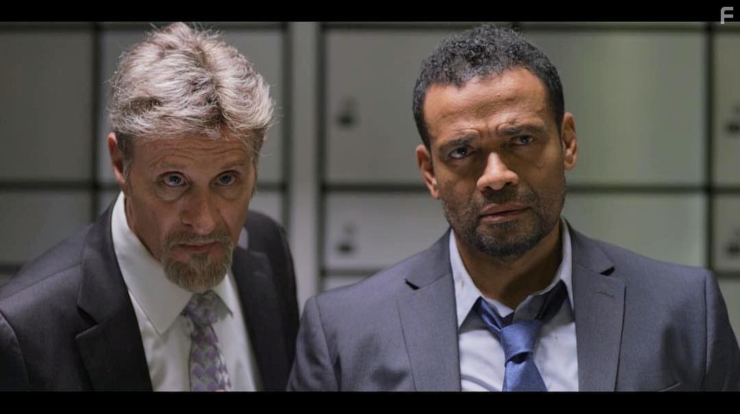 Mario Van Peebles and Marshal Hilton in A Clear Shot (2019)