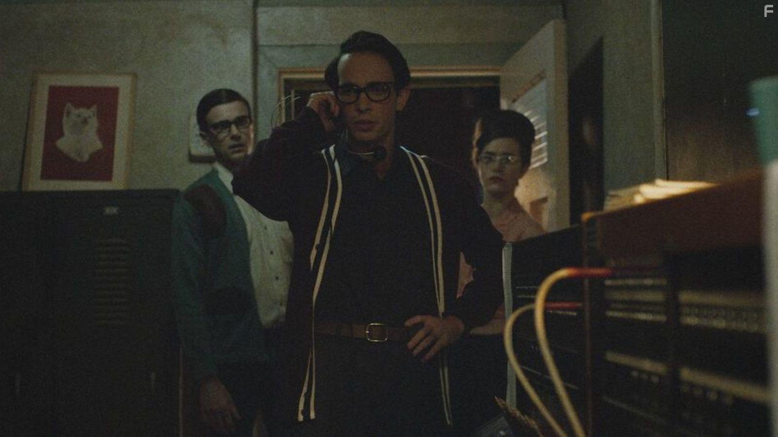 Sierra McCormick and Jake Horowitz in The Vast of Night (2019)