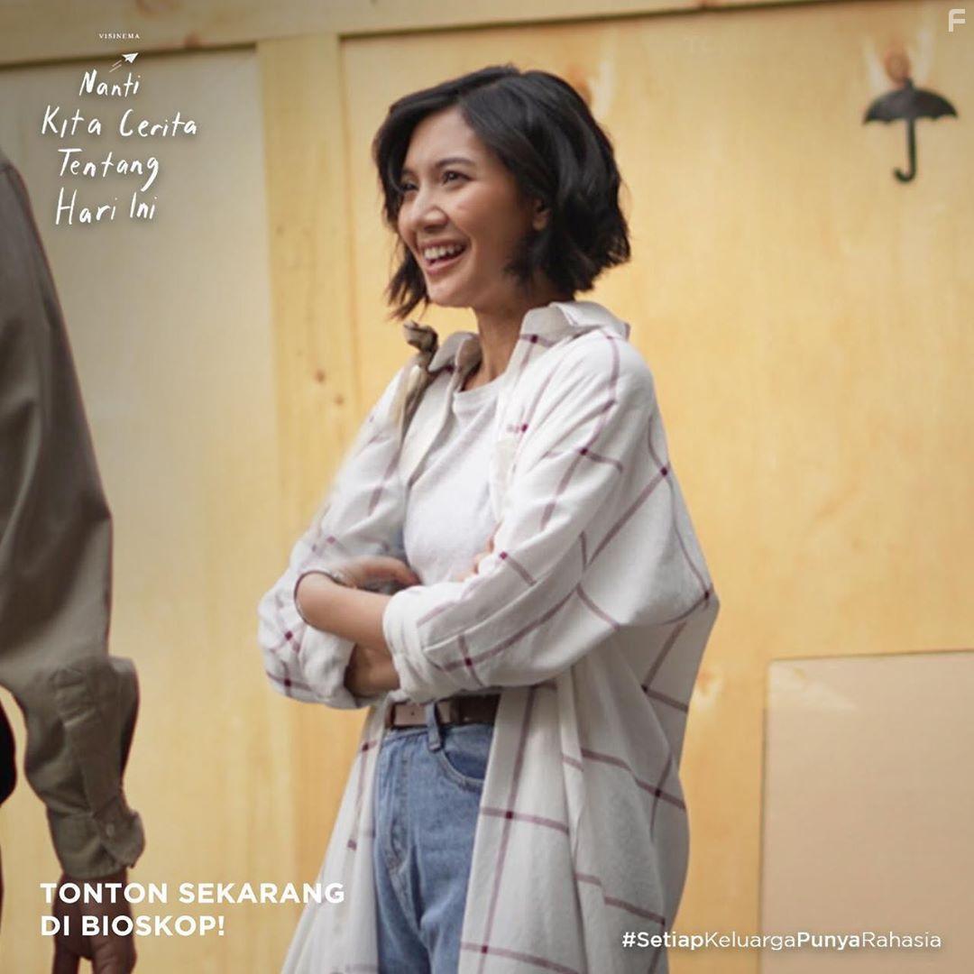 Sheila Dara Aisha in Nanti Kita Cerita Tentang Hari Ini (2020)