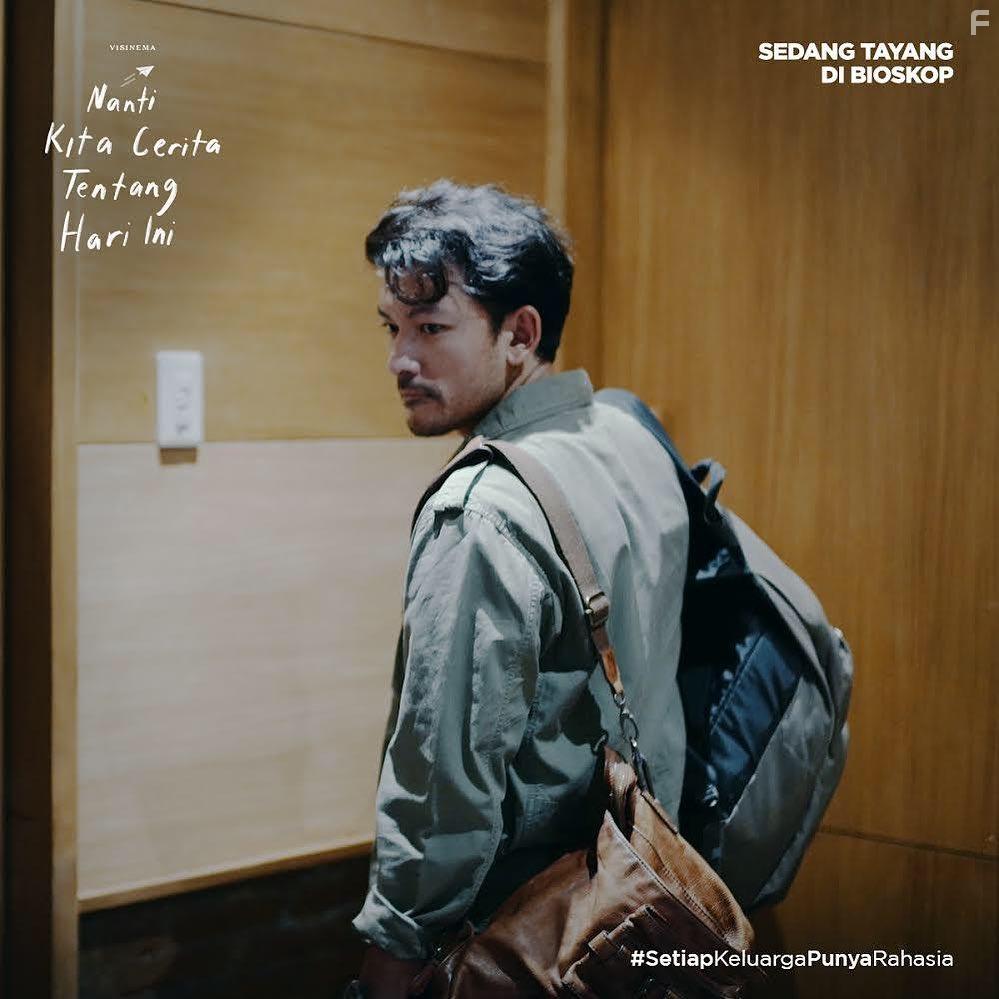 Rio Dewanto in Nanti Kita Cerita Tentang Hari Ini (2020)