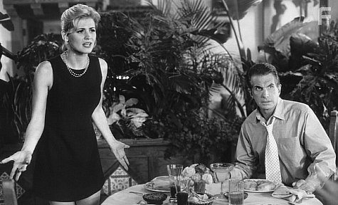 George Hamilton and Kristy Swanson in 8 гoлов в одной сумке (1997)