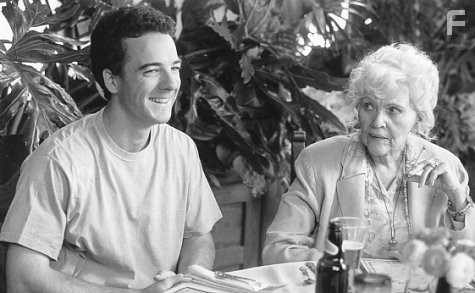 Andy Comeau and Ernestine Mercer in 8 гoлов в одной сумке (1997)