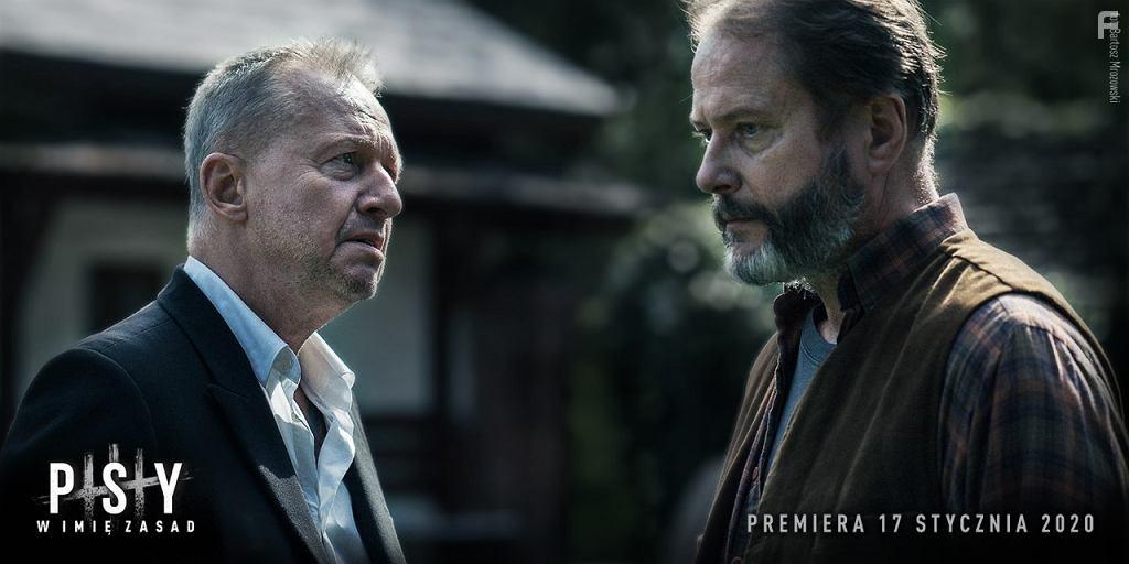 Boguslaw Linda and Artur Zmijewski in Psy 3: W imie zasad (2020)