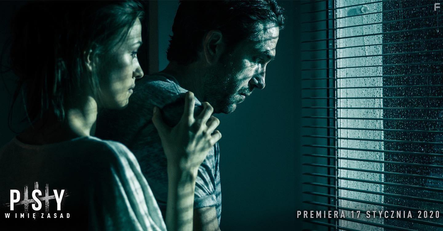 Marcin Dorocinski and Dominika Walo in Psy 3: W imie zasad (2020)