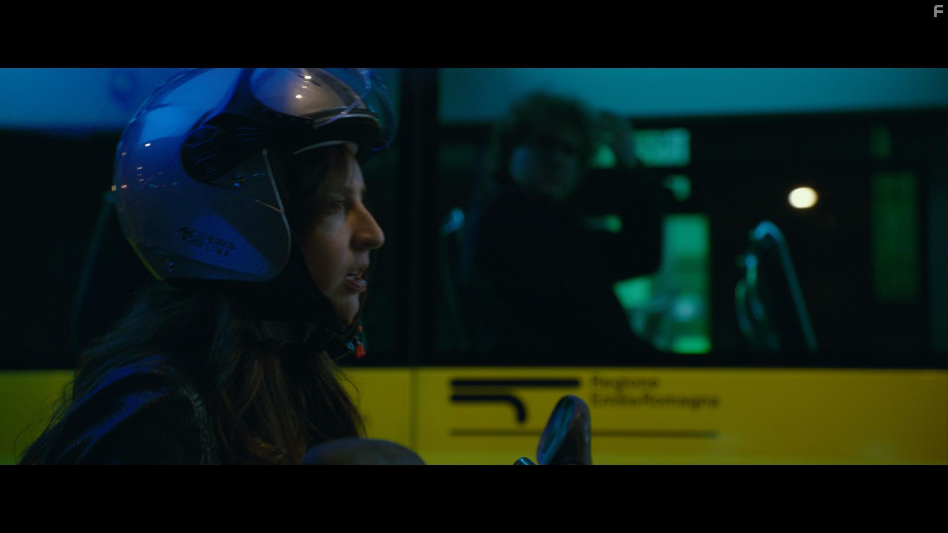 Anna Ferraioli Ravel in Ci vuole un fisico (2018)