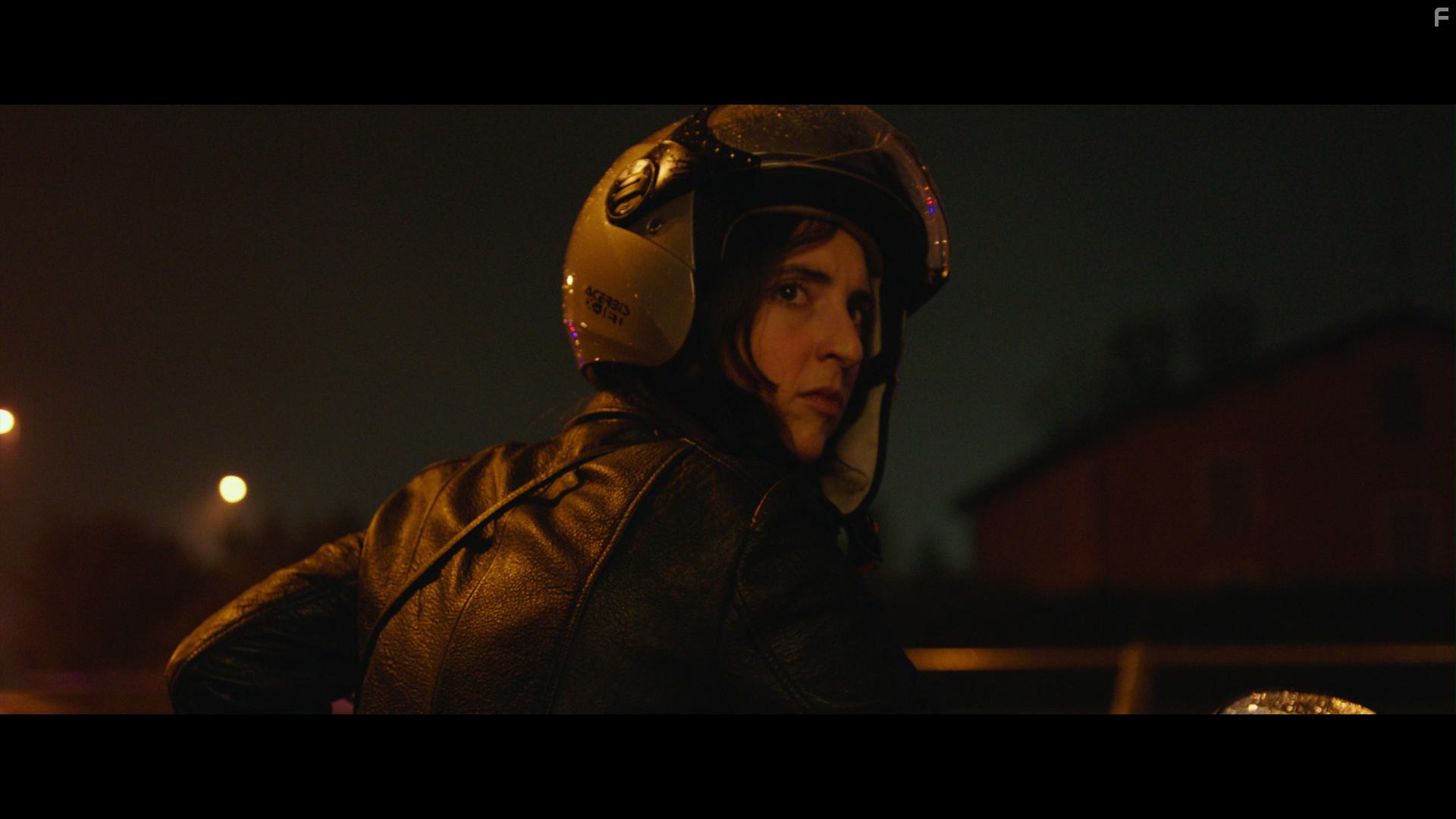 Anna Ferraioli Ravel in Ci vuole un fisico (2018)