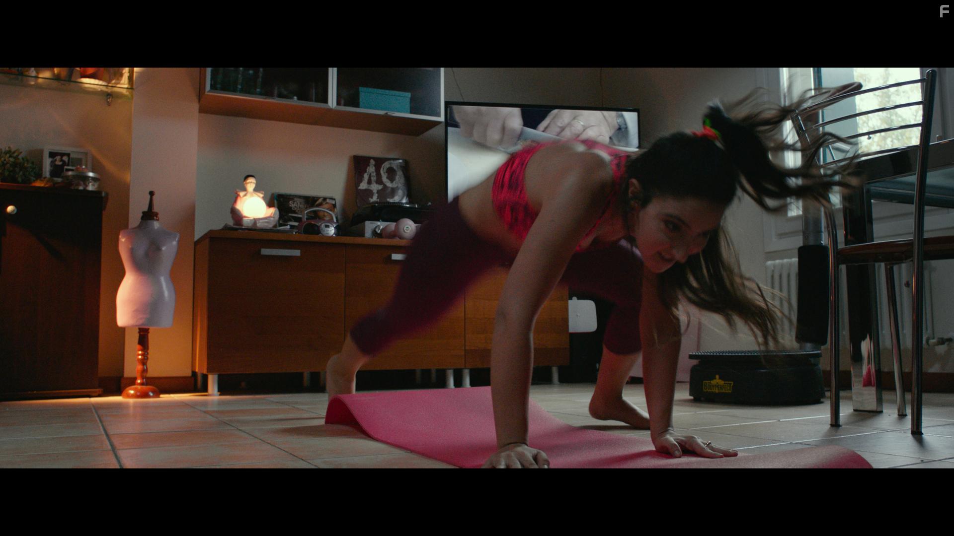 Anna Ferraioli Ravel in Ci vuole un fisico (2018)