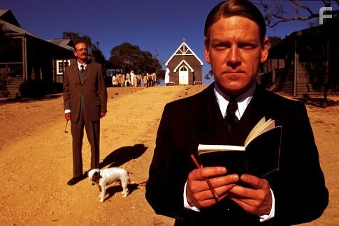 Kenneth Branagh in Клетка для кроликов (2002)