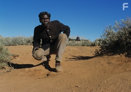 David Gulpilil in Клетка для кроликов (2002)