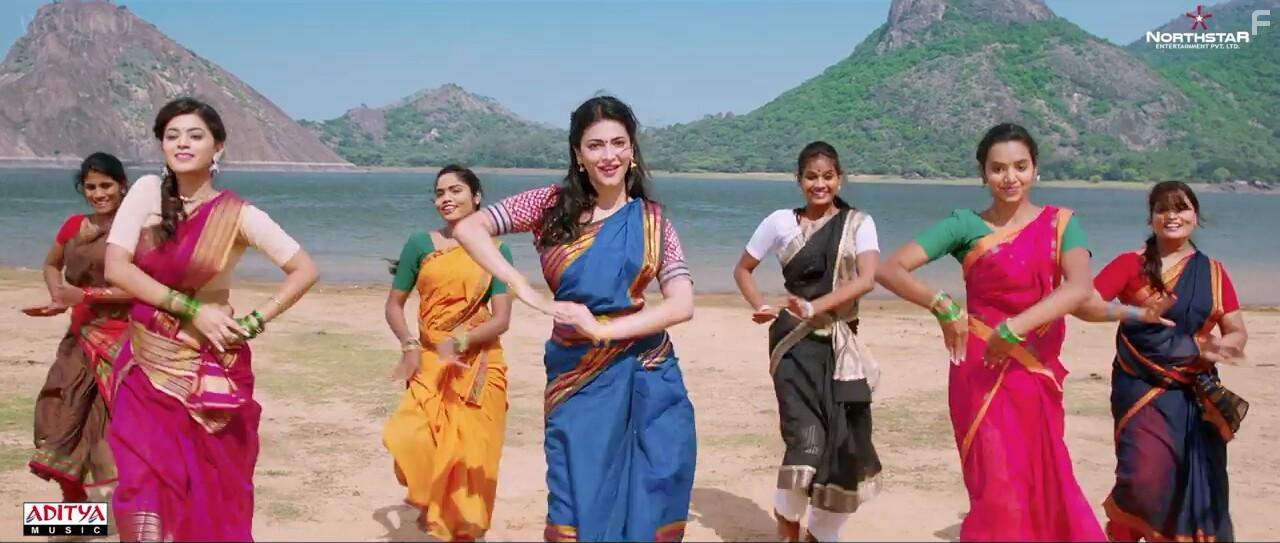 Shruti Haasan and Yamini Bhaskar in Katamarayudu (2017)