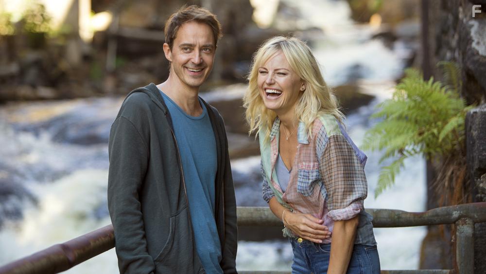 Malin Akerman and Jonas Karlsson in En del av mitt hjrta (2019)