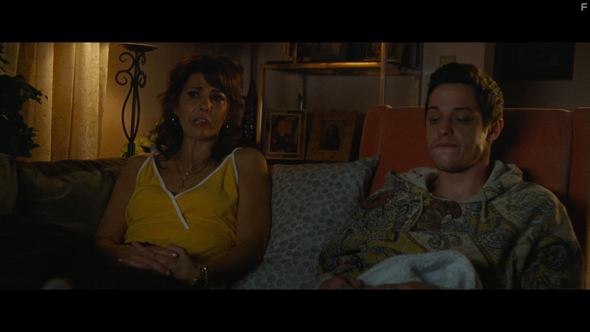 Marisa Tomei and Pete Davidson in The King of Staten Island (2020)