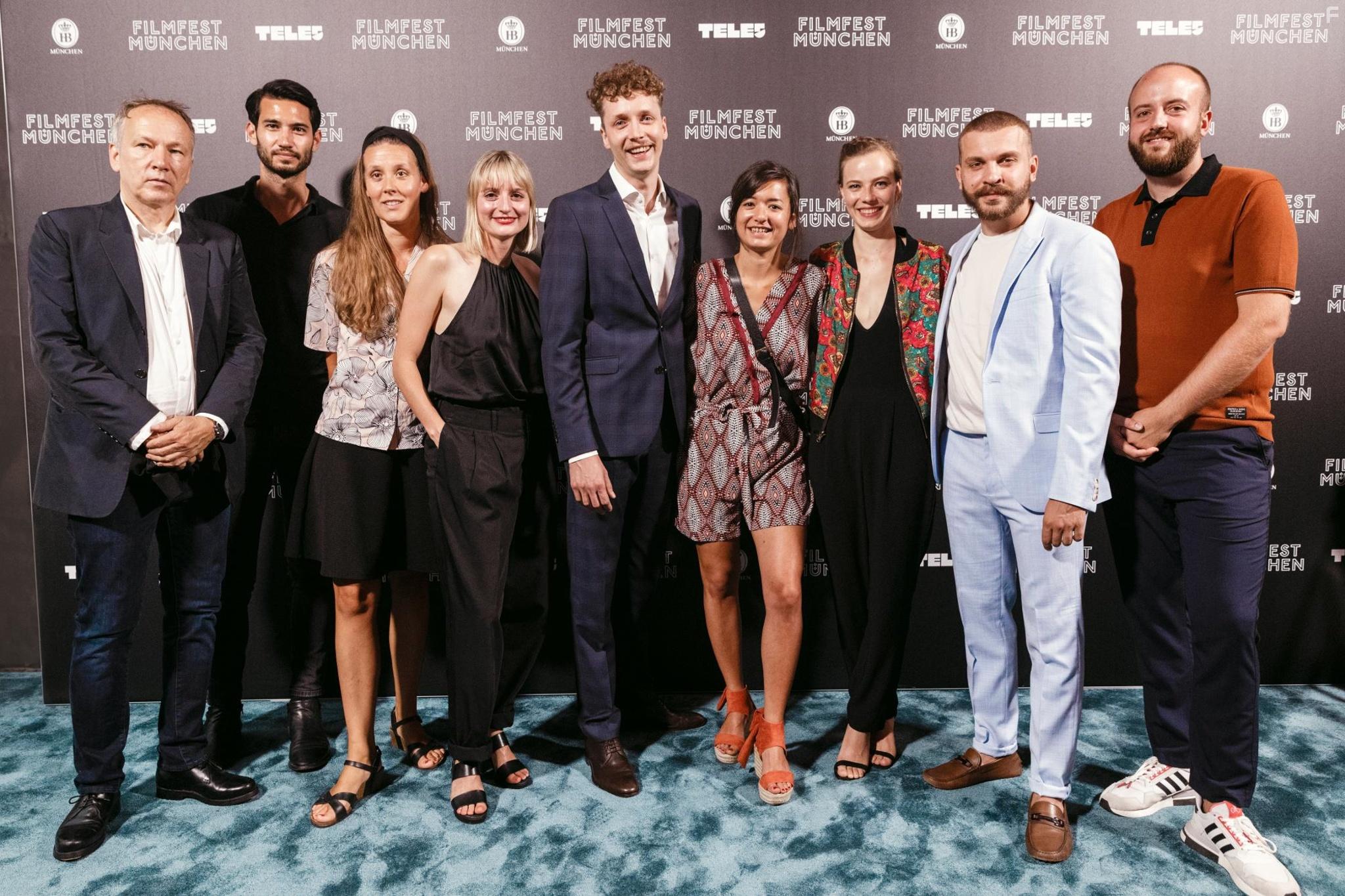 Edin Hasanovic, Mariko Minoguchi, Julius Feldmeier, and Saskia Rosendahl at an event for Mein Ende. Dein Anfang. (2019)