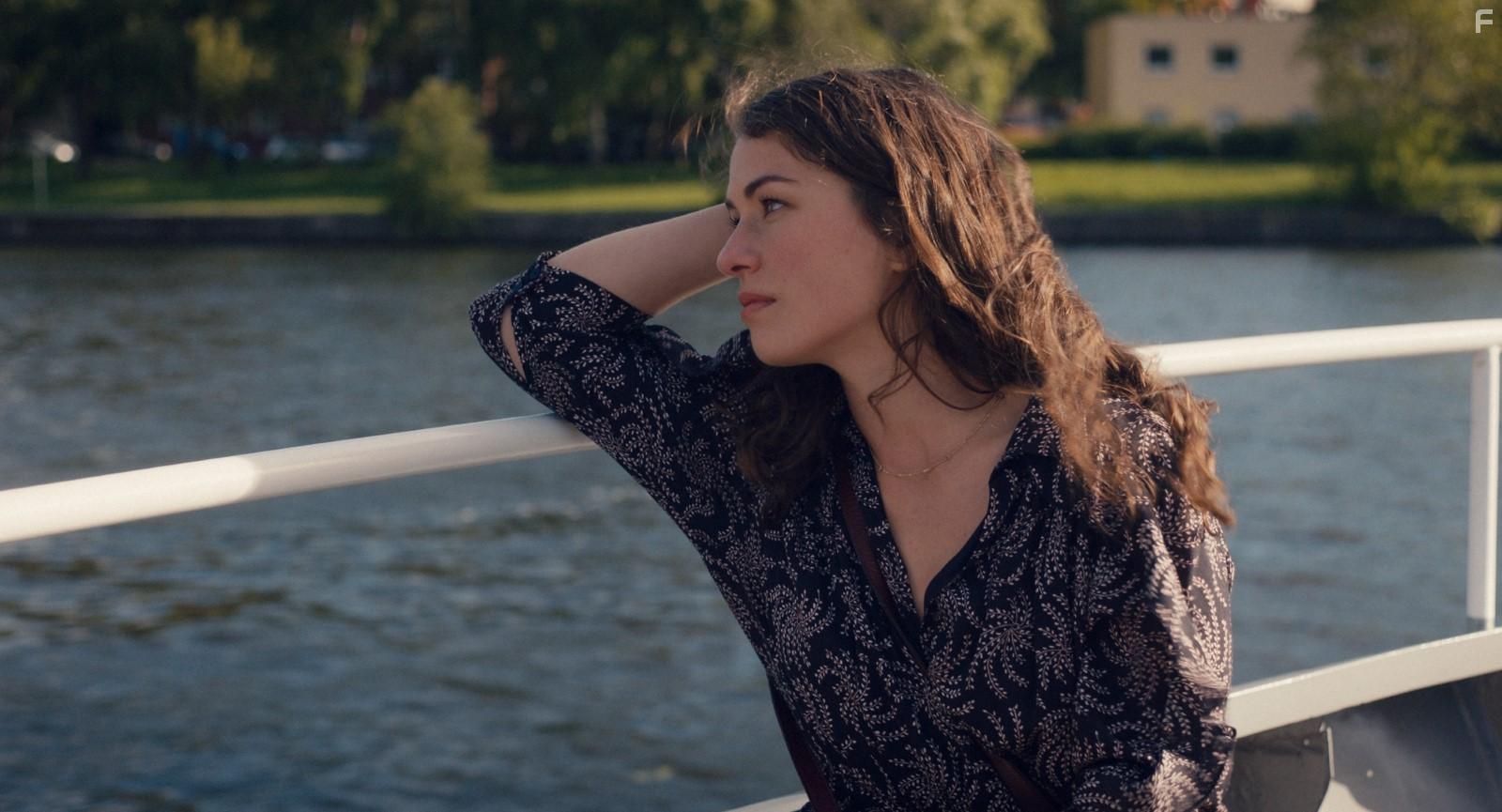 Henriette Confurius in Golden Twenties (2019)