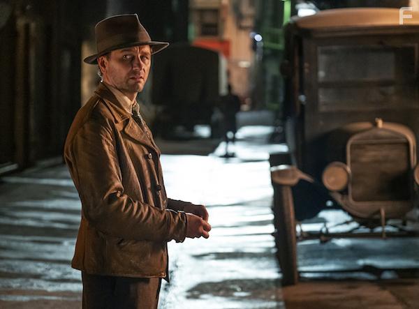 Matthew Rhys in Perry Mason (2020)