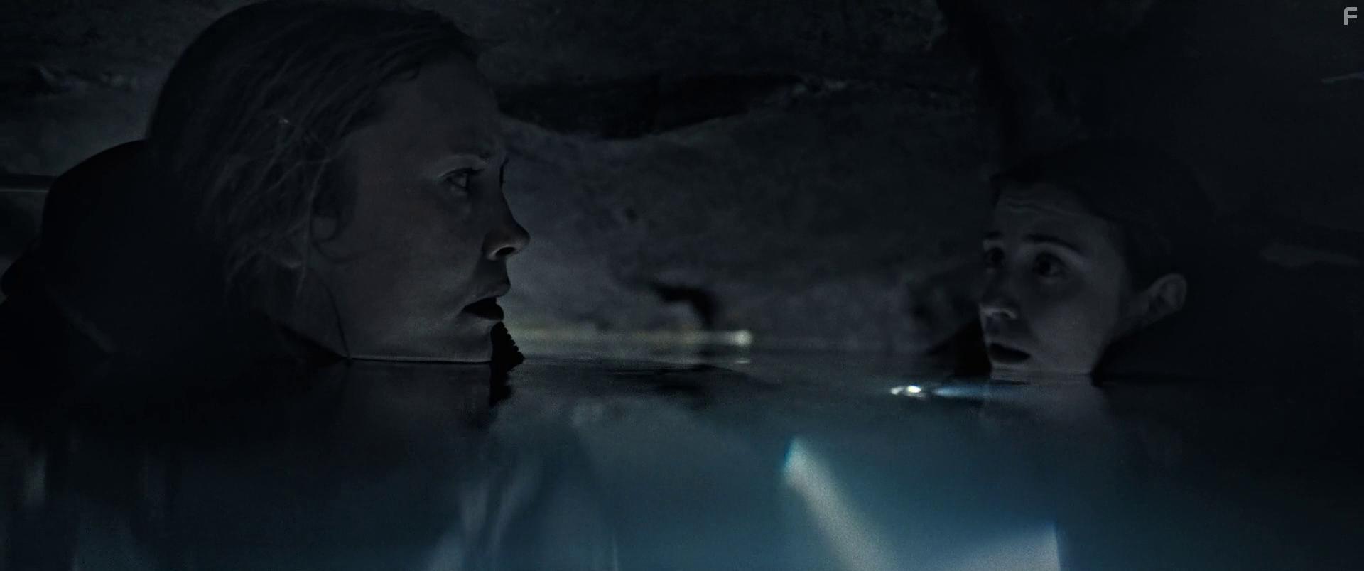 Moa Gammel and Madeleine Martin in Breaking Surface (2020)