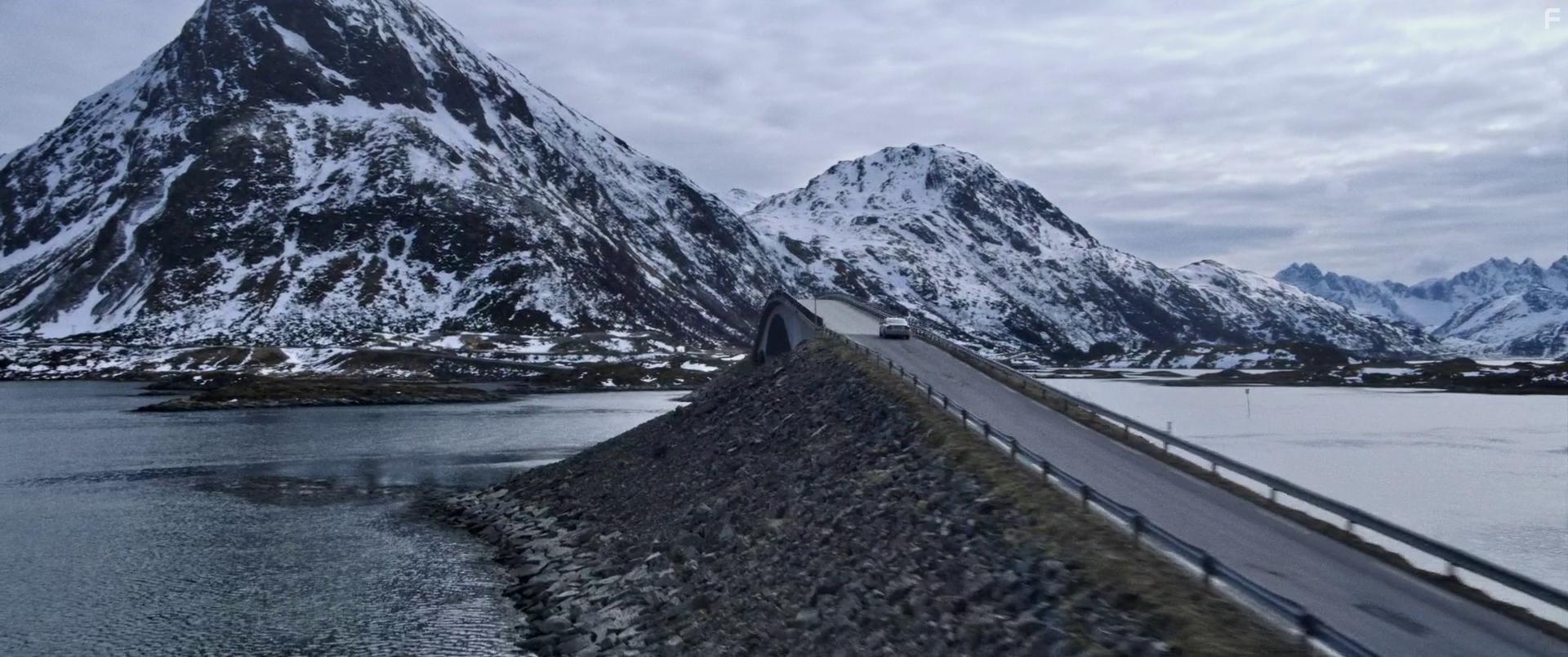 Breaking Surface (2020)