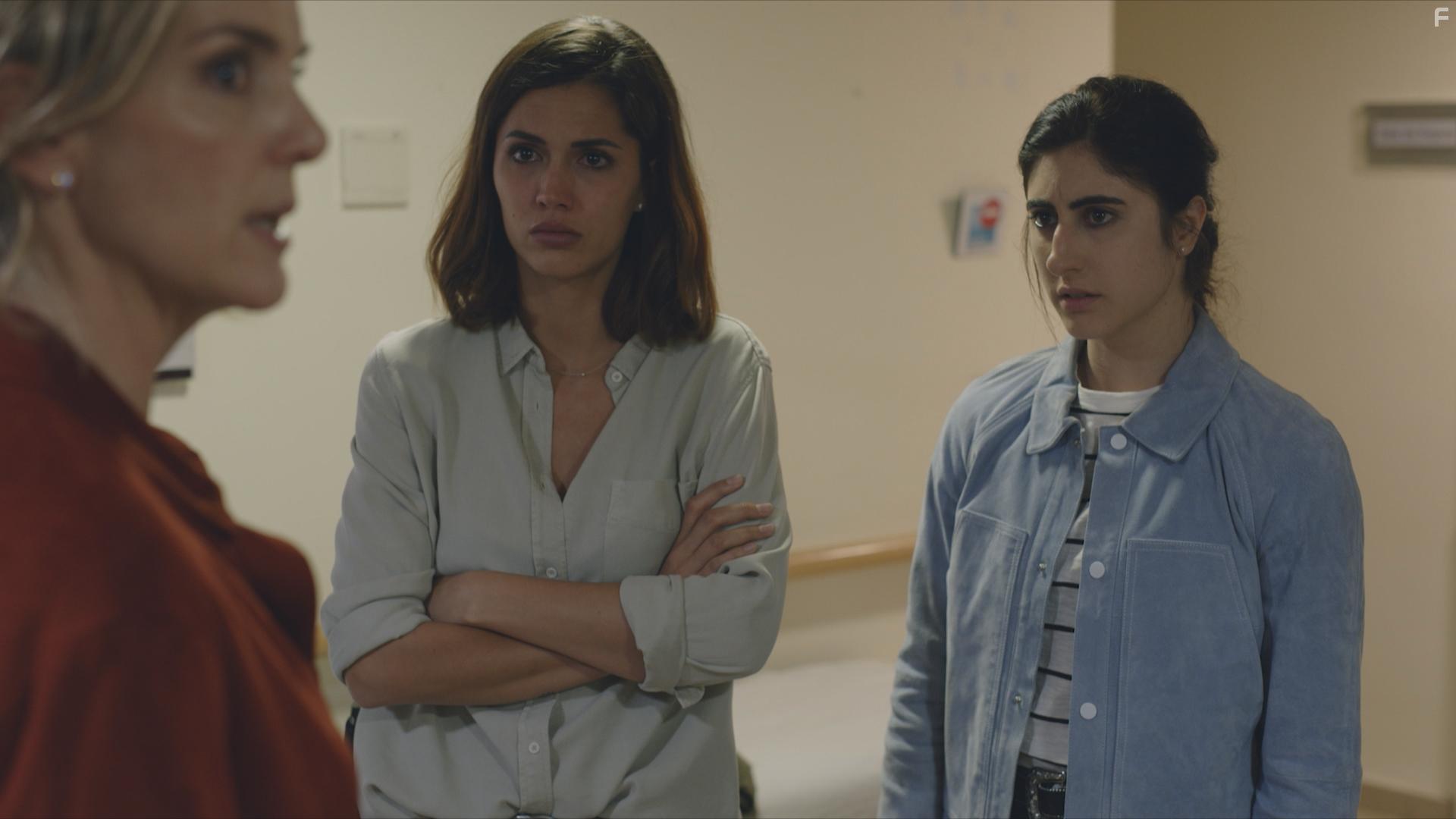 Eva Martn, Michelle Calv, and Amanda Ros in Desaparecidos: Ellos (2020)