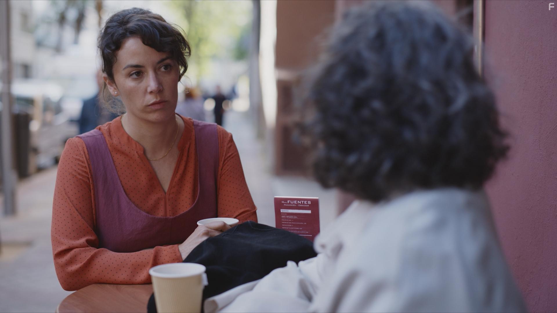 Elvira Mnguez and Luca Barrado in Desaparecidos: Ellos (2020)