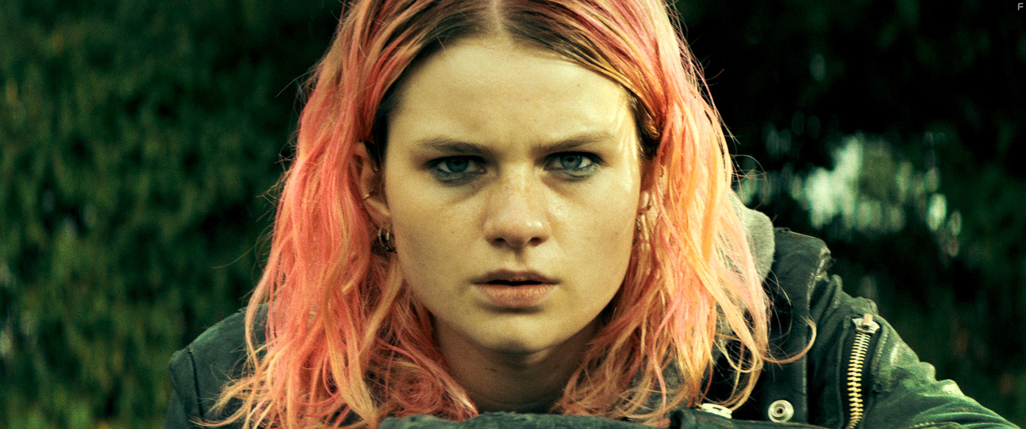 Eyrn Bjrk Jakobsdttir in Lof mr a falla (2018)