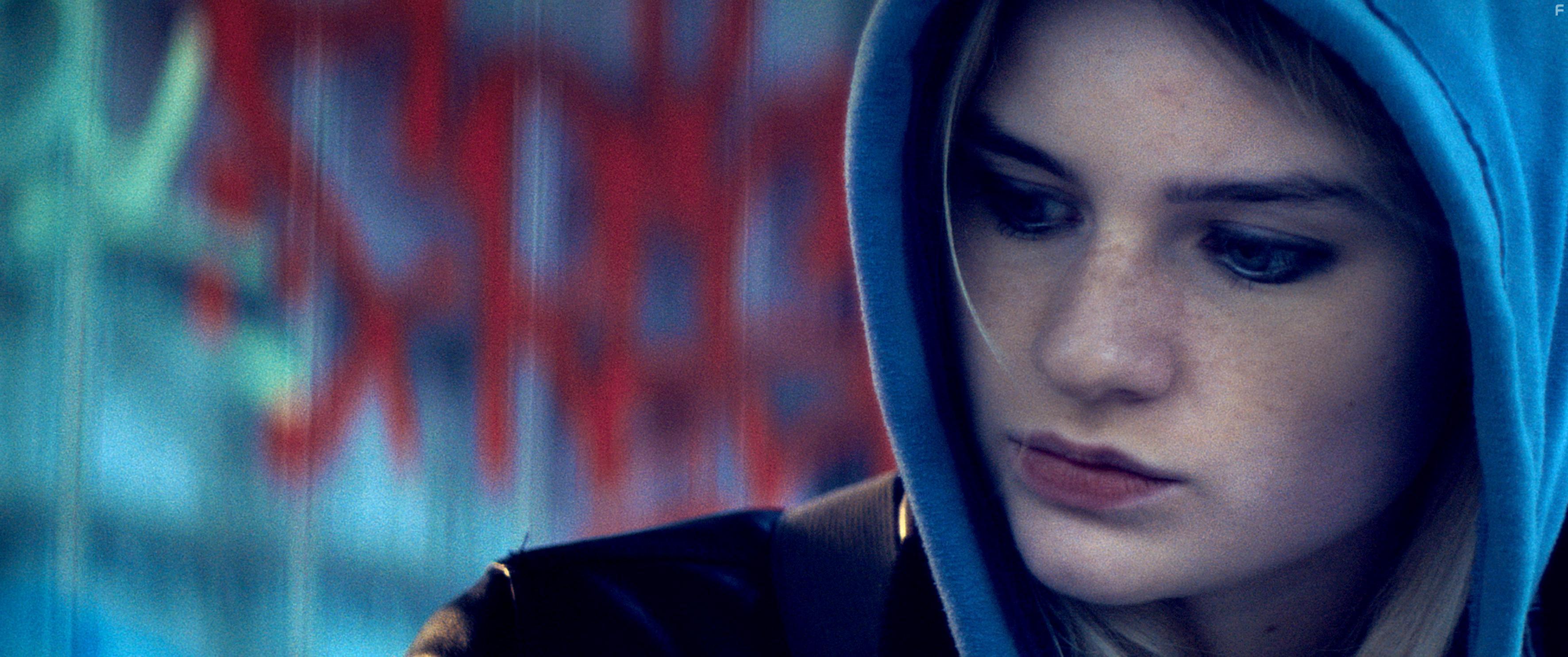 Eyrn Bjrk Jakobsdttir in Lof mr a falla (2018)