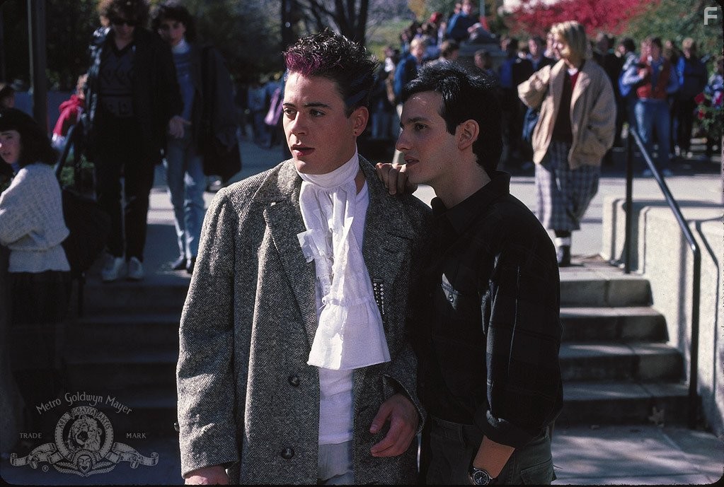 Robert Downey Jr. and Keith Gordon in Снова в школу (1986)