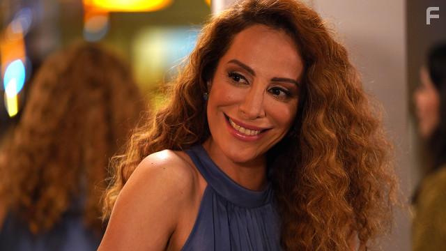 Fatma Toptas in Bay Yanlis (2020)