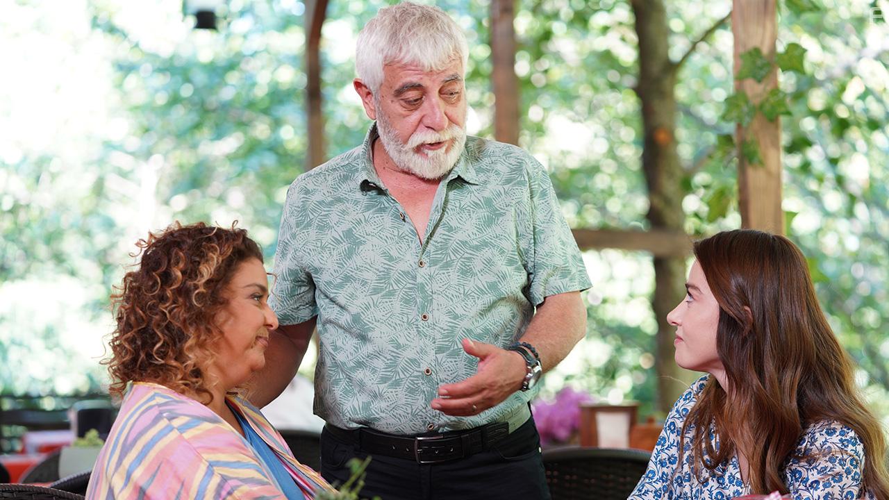 Suat Sungur, zge Grel, and Feri Baycu Gler in Bay Yanlis (2020)