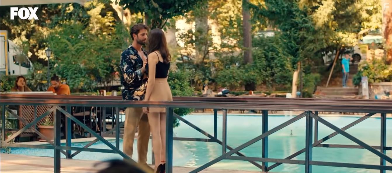 Cemre Gmeli and Serkay Ttnc in Bay Yanlis (2020)