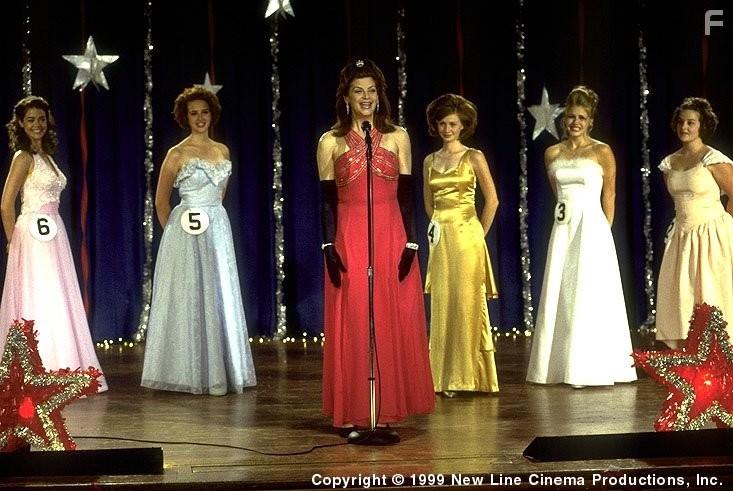 Gladys with contestants