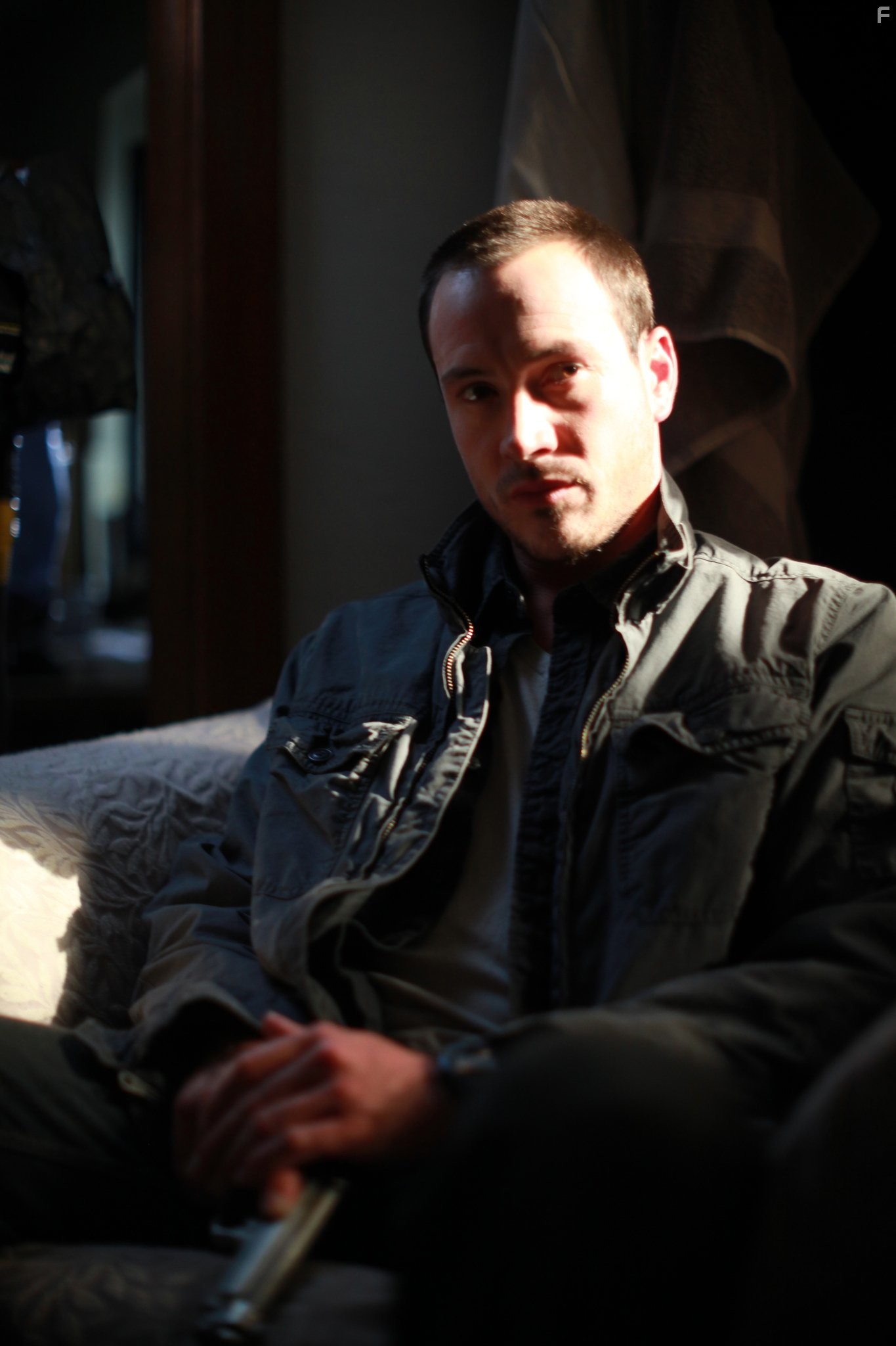 Под перекрестным огнем