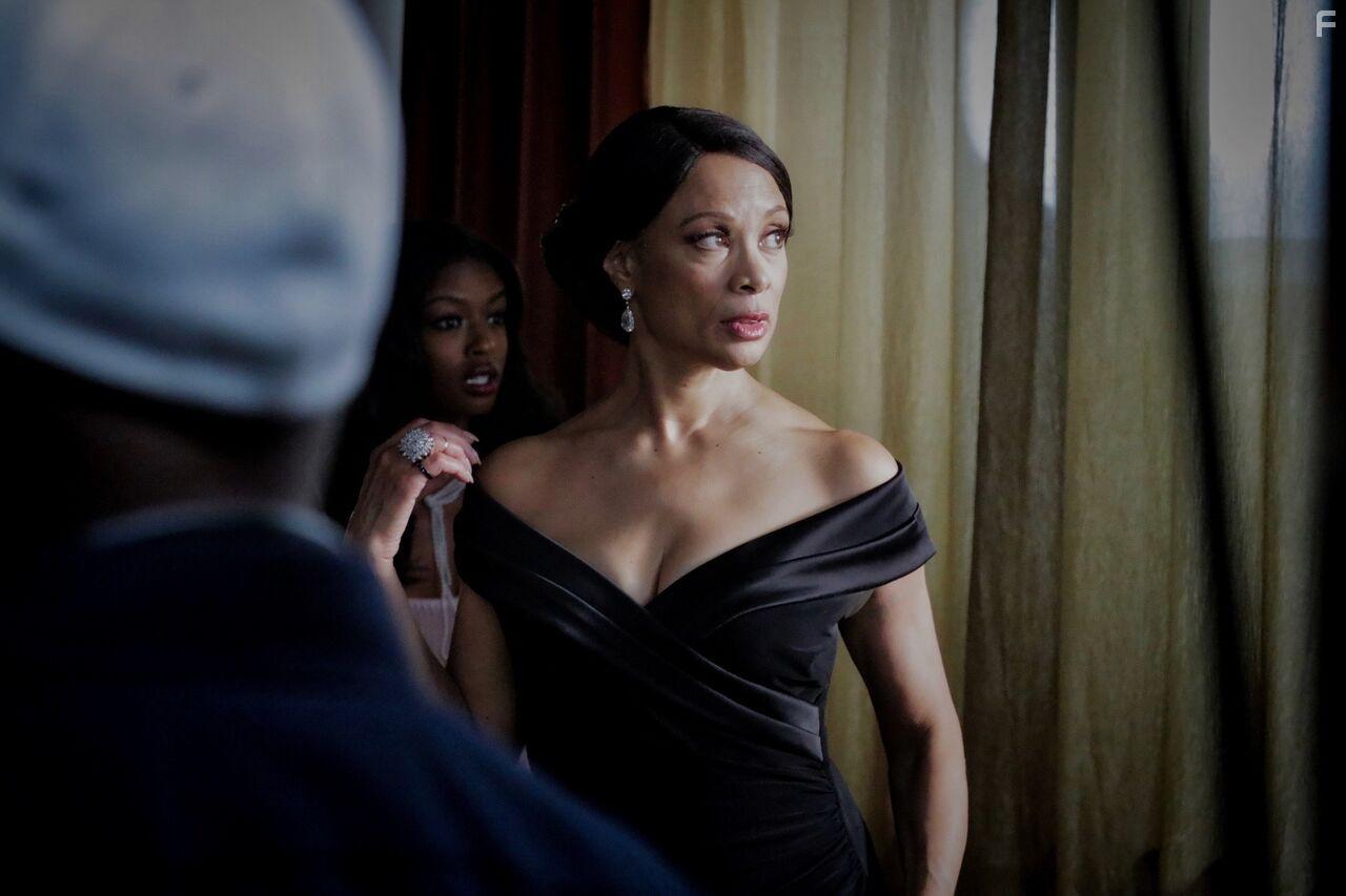 Valarie Pettiford in The Family Business (2018)